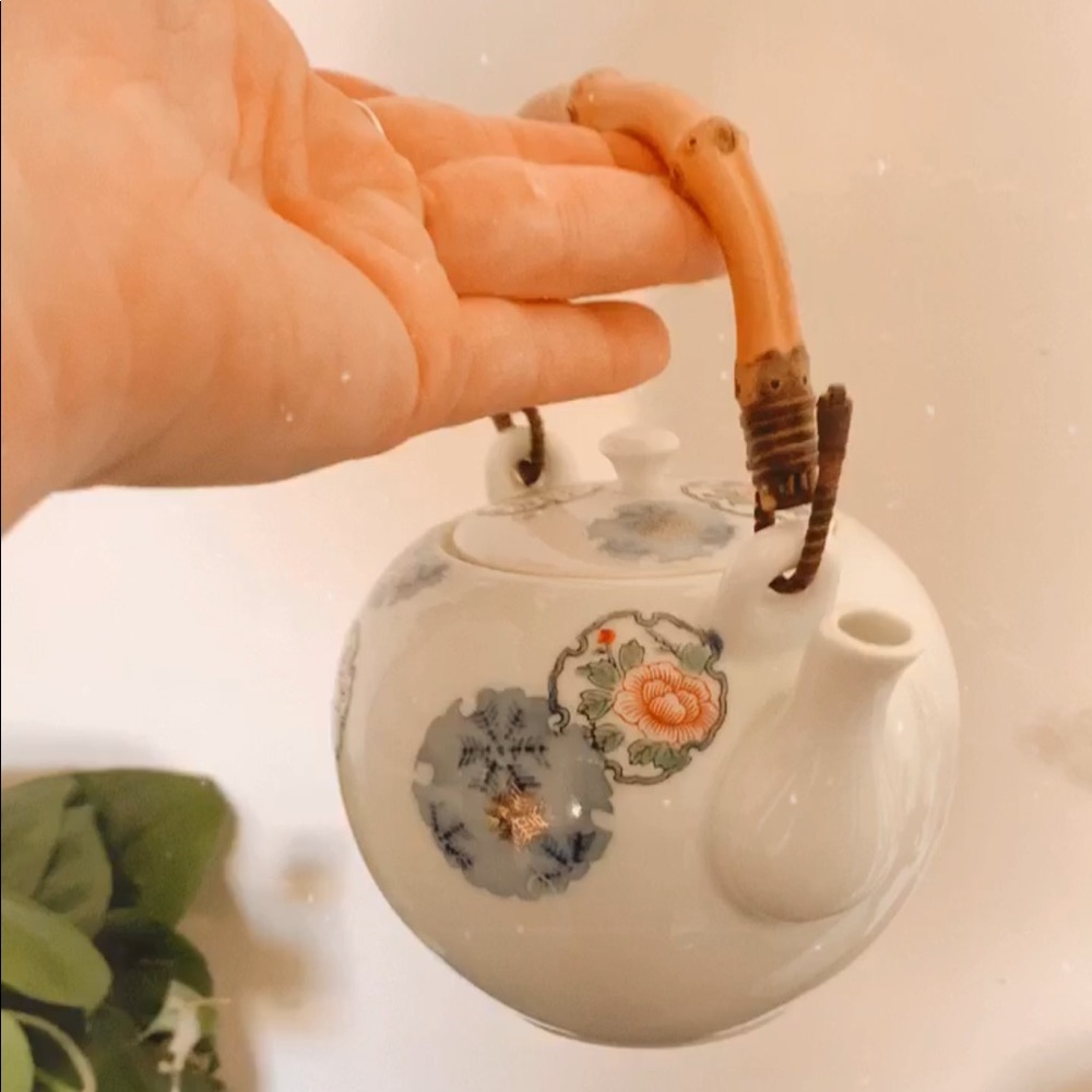 Vintage Tea Pot with Bamboo Handle
